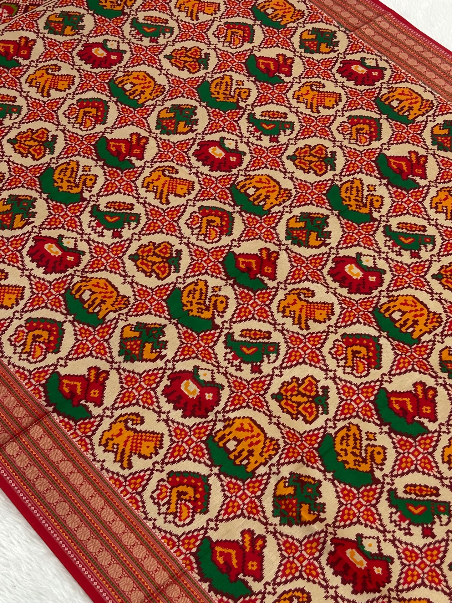 6 FIGURES CHHABDI IKAT DUPATTA