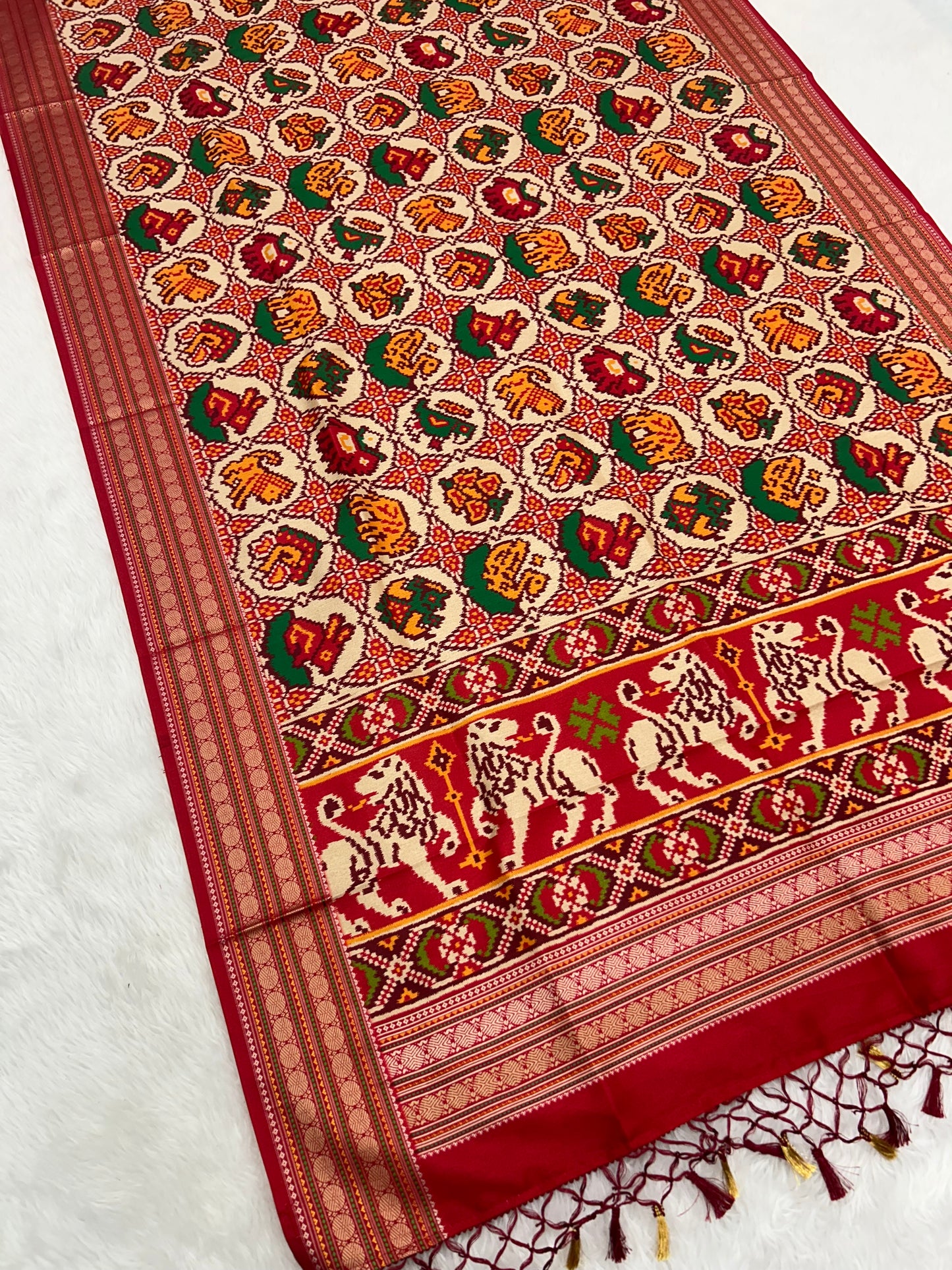 6 FIGURES CHHABDI IKAT DUPATTA