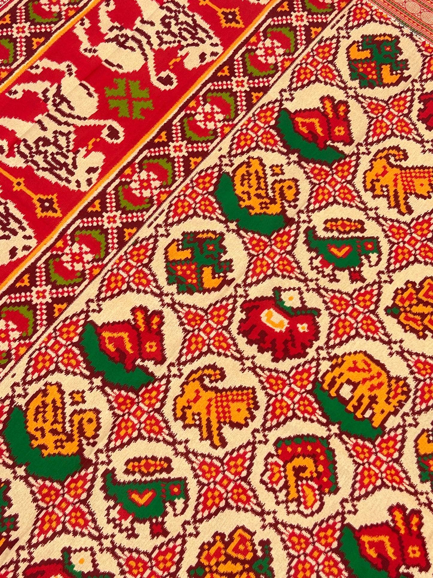 6 FIGURES CHHABDI IKAT DUPATTA