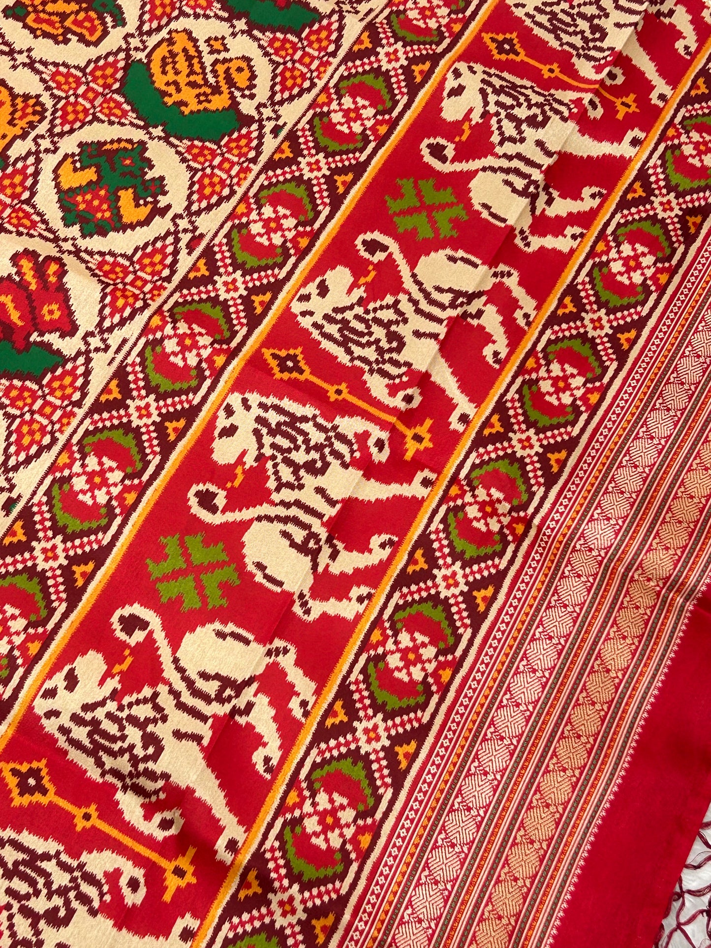 6 FIGURES CHHABDI IKAT DUPATTA