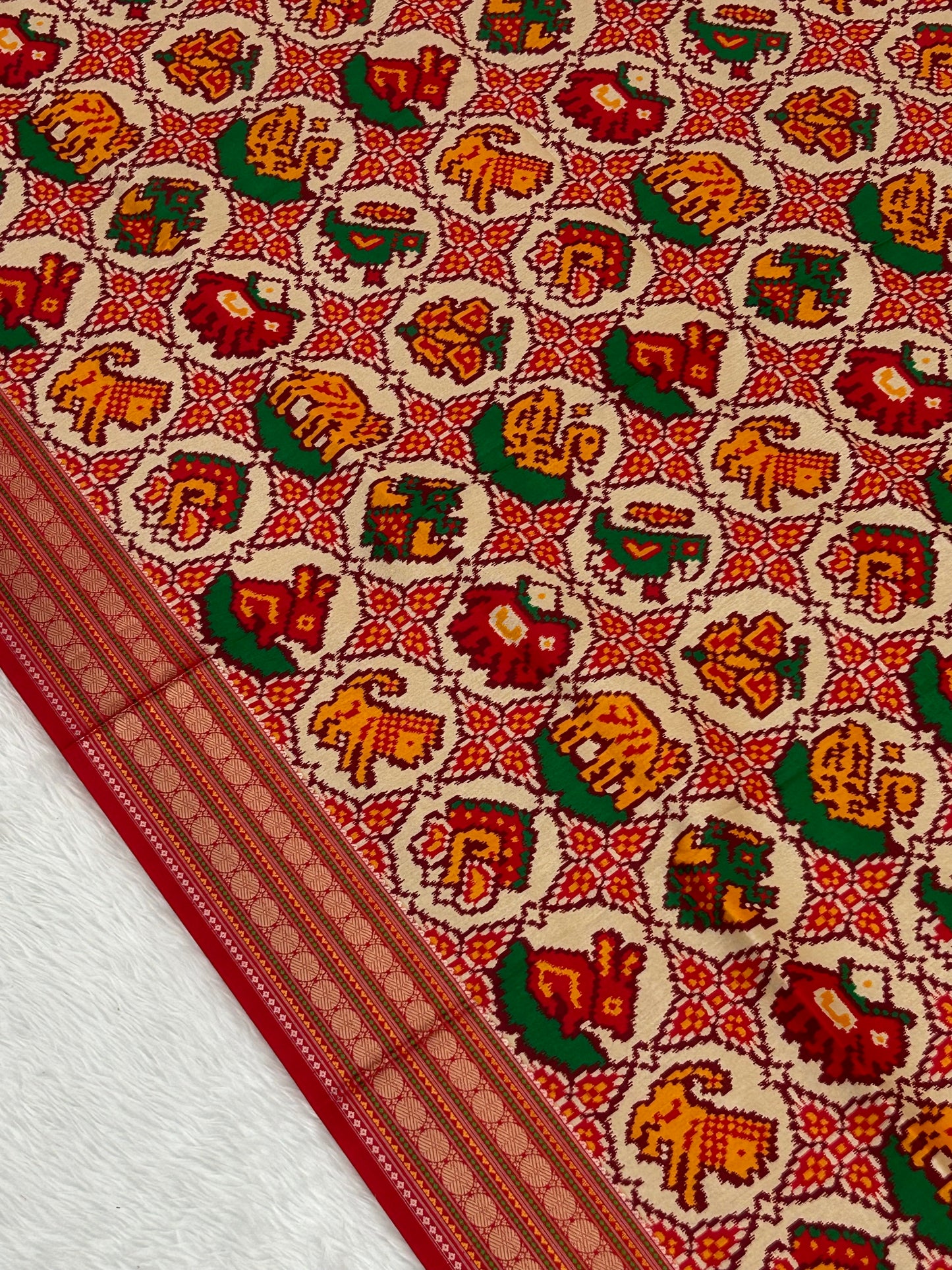 6 FIGURES CHHABDI IKAT DUPATTA