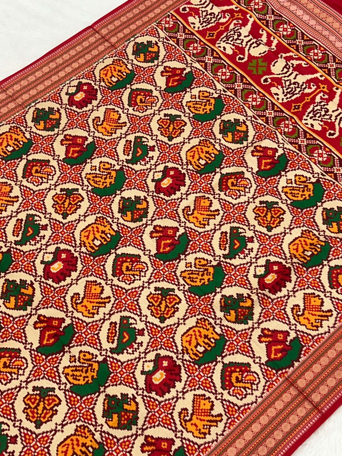 6 FIGURES CHHABDI IKAT DUPATTA