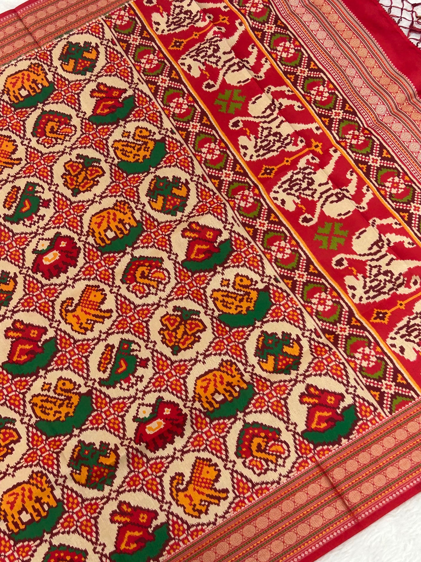 6 FIGURES CHHABDI IKAT DUPATTA