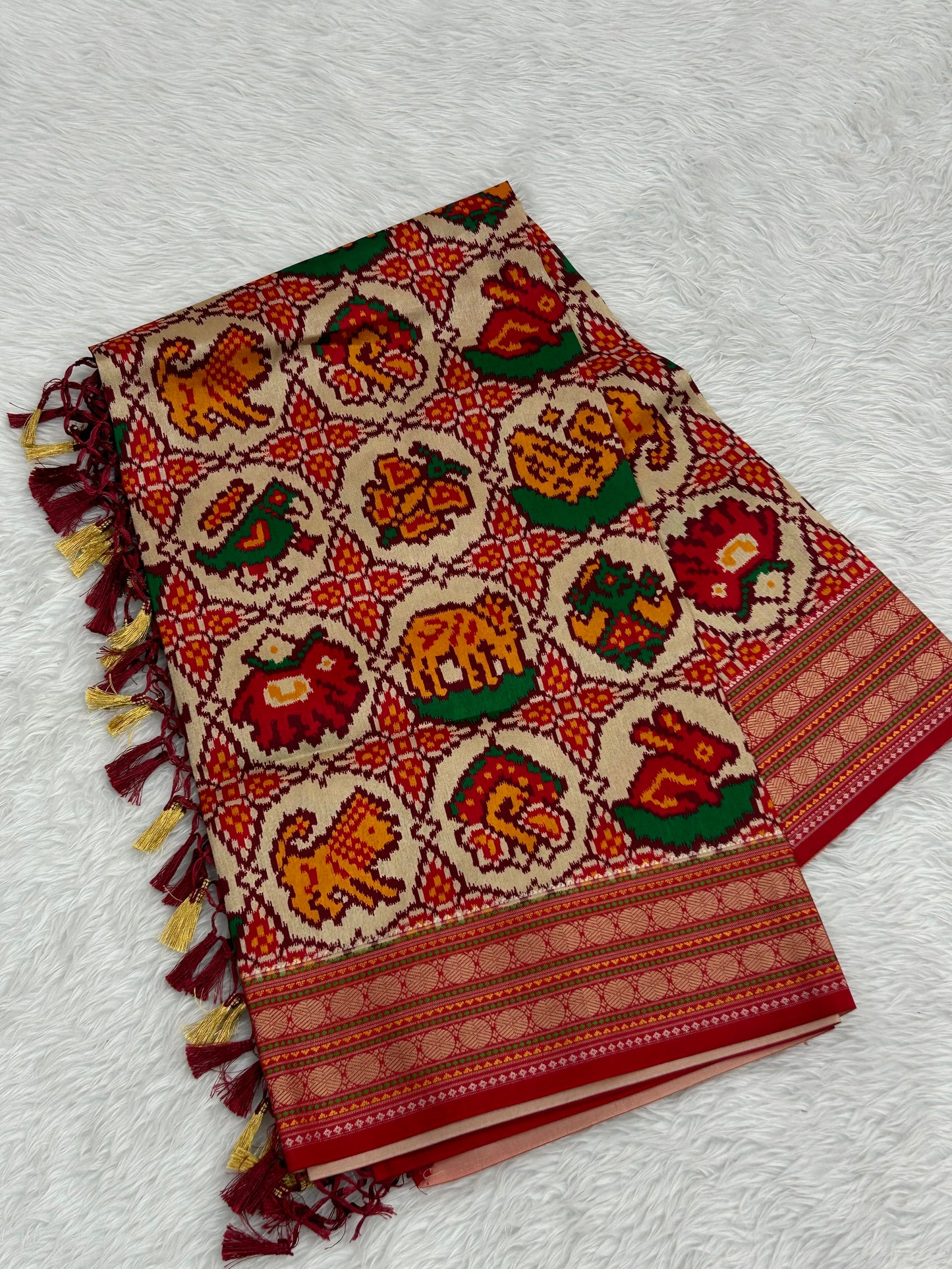 6 FIGURES CHHABDI IKAT DUPATTA