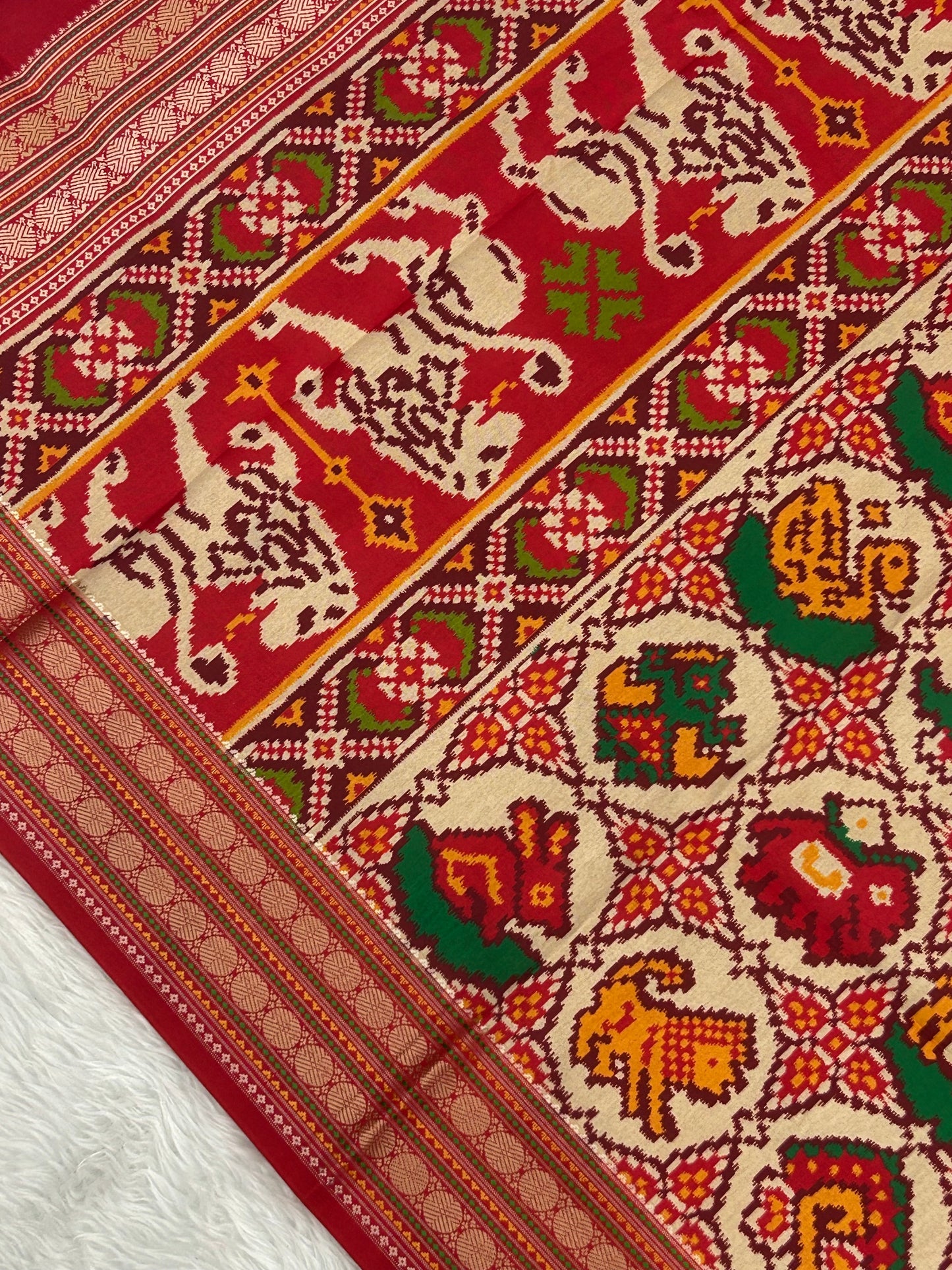 6 FIGURES CHHABDI IKAT DUPATTA